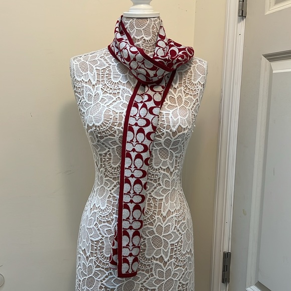 Coach 1941 Red & Silver Monogram C Knit Scarf EUC - Picture 5 of 7